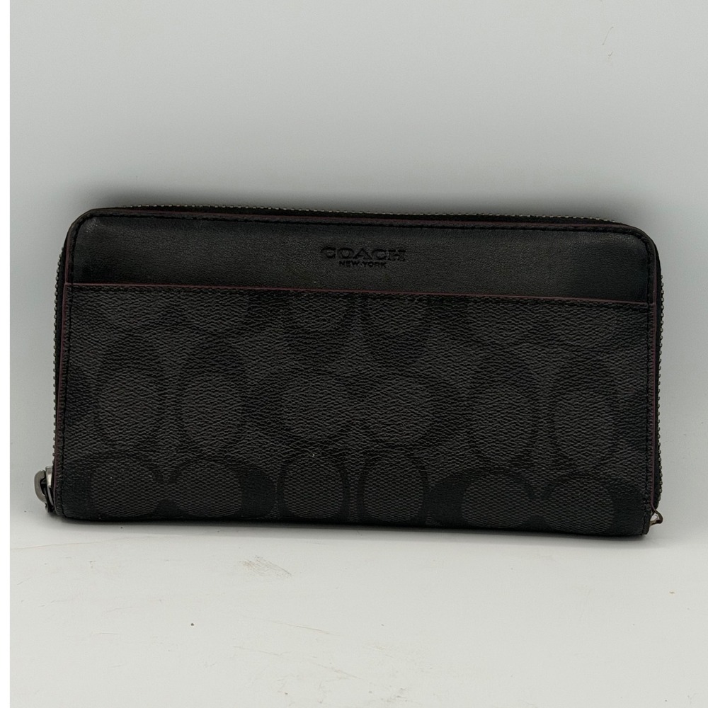 Coach Accordion Zip Wallet in Signature Canvas Style F54630